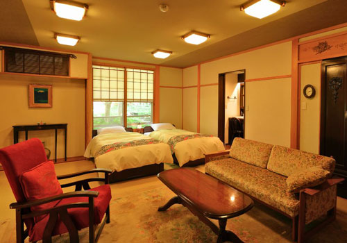 畳ベッドを備えたLa room